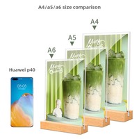 Présentoir de table vertical en acrylique Yinliang A5 avec base en hêtre pour hôtels et restaurants