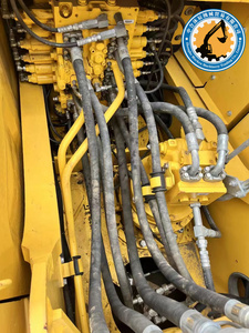 รถขุดตีนตะขาบ Komatsu PC210-7 มือสอง สภาพดี ขนาด 21.5 ตัน 107 กิโลวัตต์ ชั่วโมงการใช้งานต่ำ ขาย - Product Image 2