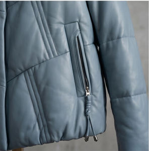Giacca Imbottita Corta in Pelle <span class=keywords><strong>di</strong></span> Pecora <span class=keywords><strong>Blu</strong></span> <span class=keywords><strong>con</strong></span> <span class=keywords><strong>Collo</strong></span> in <span class=keywords><strong>Pelliccia</strong></span> <span class=keywords><strong>di</strong></span> Visone, <span class=keywords><strong>Cappotto</strong></span> Puffer <span class=keywords><strong>con</strong></span> Cordoncino per Donna - Product Image 5