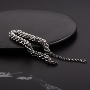 สร้อยข้อมือสตรีทสไตล์ฮิปฮอป ไทเทเนียมสตีล ลายดอกไม้ถัก สำหรับผู้ชาย - Product Image 3