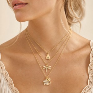 Collana WANQI Impermeabile in Acciaio Inossidabile Placcato Oro 18K con Ciondolo a Forma di Libellula e Coccinella a Sette Punti con Zirconi - Product Image 2
