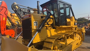Bulldozer CAT D7G Usado Versátil con Cuchilla Multiusos para Aplicaciones de Nivelación, Relleno y Excavación de Zanjas en la Construcción - Product Image 2
