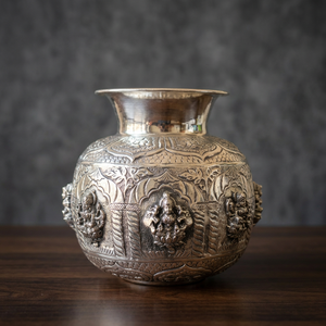 Lota en argent allemand artisanal gravé avec boîte en velours |   Kalash décoratif pour Pooja, idéal pour Diwali et les cadeaux de mariage - Product Image 3