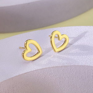 ต่างหูแบบติดหูรูปหัวใจเล็กน่ารัก ชุบทอง 18k ดีไซน์ทันสมัย คอลเลคชั่นใหม่ปี 2026 สำหรับผู้หญิง - Product Image 6