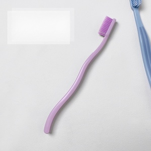 Vente en gros de 2 brosses à dents jetables en plastique <span class=keywords><strong>ultra</strong></span>-douces pour un usage domestique, colorées - Product Image 6