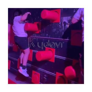 Kydavr interior activar escalar sala de juegos evitar obstáculos físicamente interactivos desafiantes juegos en línea para grupos grandes - Product Image 1