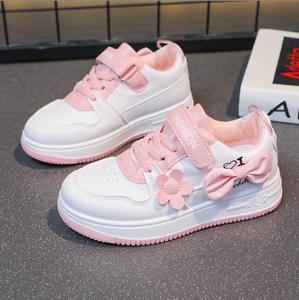 Suela de goma Zapatos de lazo escolar para niños Venta al por mayor Zapatos deportivos para niños <span class=keywords><strong>Zapatillas</strong></span> blancas con estampado de dibujos animados para niños - Product Image 4
