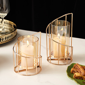 Nordischer Eisen-Kerzenhalter, Luxuriöser Europäischer Romantischer Kerzenständer für Esstisch, Wohnzimmer, Candlelight-Dinner und Hochzeitsdekoration - Product Image 4