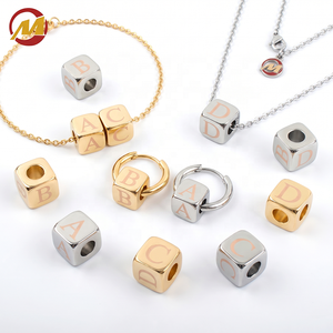 Perles coulissantes en forme de cube personnalisées pour la décoration DIY, idéales pour les bracelets, les chaînes de sacs, les porte-clés et les projets créatifs. - Product Image 1