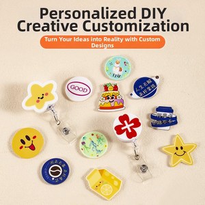 Porte-badge rétractable en acrylique imprimé sur mesure, motif mignon, pour <span class=keywords><strong>accessoires</strong></span> <span class=keywords><strong>de</strong></span> carte d'identité <span class=keywords><strong>de</strong></span> <span class=keywords><strong>bureau</strong></span> - Product Image 3