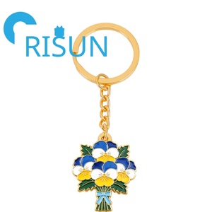 Portachiavi Personalizzato all'Ingrosso con Fiore di <span class=keywords><strong>Viola</strong></span> Tricolore, Gioielli Floreali, Portachiavi in Metallo Smaltato a Forma di <span class=keywords><strong>Viola</strong></span> - Product Image 3