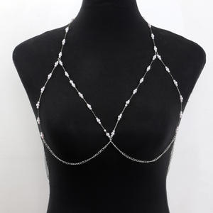 Chaîne de corps en perles plaquées or pour femme Chaîne de poitrine simple et sexy avec piercing pour tétons en boîte de nuit pour mariage ou fête - Product Image 3