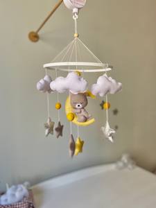 Mobiles pour bébé Coran non toxiques 2026 Vente chaude Jouets suspendus en laine de lune en peluche <span class=keywords><strong>Boule</strong></span> de laine en bois Feutre pour berceau Approuvé CE CPC - Product Image 1