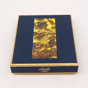 Caja Rígida para Libros con Logotipo Personalizado, Color Azul Marino con Detalles en Dorado, Ventana Transparente y Bandeja de 12 Compartimentos, Cajas de Regalo Premium para Chocolates y Postres - Product Image 6