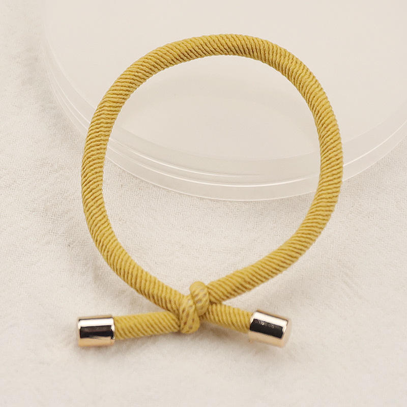 สีเหลือง