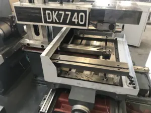 WEDM מכונת DK7735 CNC WEDM חוט חיתוך מכונת תוצרת סין