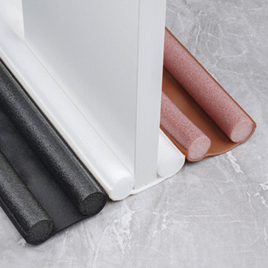 Tira de sellado para puertas Leves de 93 cm, engrosada, a prueba de viento y sonido, para sellar la parte inferior de la puerta - Product Image 1