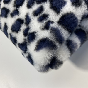 China Manufacturer Wholesale Super Soft Animal Faux Fur Leopard <strong>Print</strong> <strong>Rabbit</strong> Plush Polyester <strong>Fabric</strong> - Product Image 4