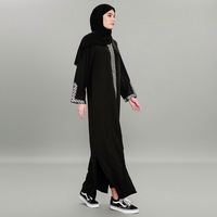 K384 Vente chaude Robe longue islamique à manches longues pour femmes musulmanes, Abaya unie noire, robe modeste