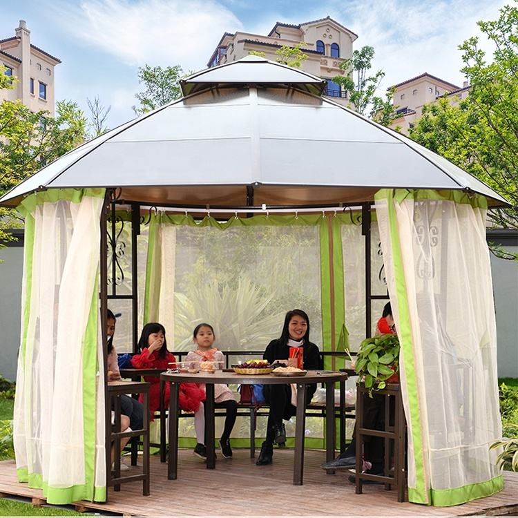 蚊帳付きガゼボ