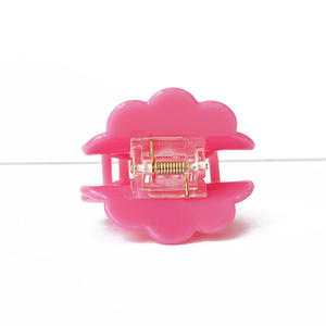 Pince à cheveux en acétate mignonne en forme de mouton de 5,2 cm, petite pince à mâchoires de dessin animé, accessoires de cheveux unisexes personnalisés pour les fêtes et le quotidien - Product Image 3