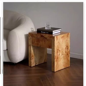 Table de chevet T26 en bois de placage doré naturel avec rangement pour chambre à coucher - Product Image 1