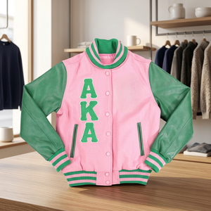Chaqueta Varsity Premium AKA de Lana Ecológica y Transpirable, Color Rosa Verde, con Logotipo Bordado del Sello de la Hermandad en la Parte Delantera, Impermeable, para Mujer - Product Image 3