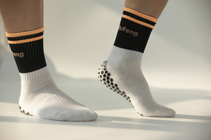 Calcetines deportivos para jóvenes con logotipo personalizado de Happyzufeng, equipo de alta compresión, transpirables, antibacterianos, de punto, sublimación inferior de ciclo libre - Product Image 3