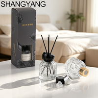 Ventes Flash Usine : Bouteille en Verre Transparente Cannelée Verticale Vide de 100 ml pour Diffuseur de Parfum à Bâtonnets, avec Bouchon Facile à Ouvrir et Boîte Incluse
