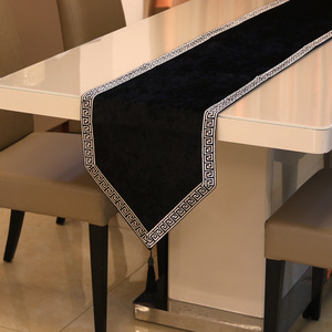 Di alta qualità di lusso bordo nappa semplice colore solido 32*210cm fine letto panno morbido bandiera ricamato <span class=keywords><strong>Runner</strong></span> da tavolo per il partito - Product Image 1