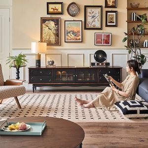 Mueble de TV de Madera Maciza Estilo Retro Francés, Mueble de Almacenamiento de Pie para Sala de Estar Estilo Americano en Color Negro - Product Image 3