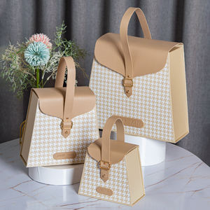 Nuevos productos Ideas 2025 Juegos de Cajas de Regalo trapezoidales Diseño de pata de gallo Bolso de papel de boda Embalaje con asa de cuero - Product Image 6