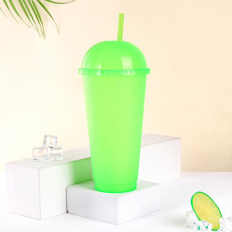 สีเขียวอ่อน