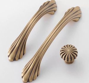 Hot Sale Solid Antique Brass Cabinet Handle Bronze Wardrobe <strong>Door</strong> Handles Round Drawer Pulls - Product Image 5