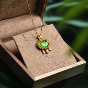 จี้เพชรเพาะเลี้ยงสีเขียวใสเกรดเอ คุณภาพเยี่ยม หยกเขียวมรกตมาจาหยกเกรดเอ แท้ 100% ขายดีที่สุด - Product Image 2