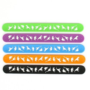 Bracelet claquant coloré à motif de personnage de dessin animé, <span class=keywords><strong>cadeau</strong></span> pour événements, fabriqué par Clap - Product Image 3