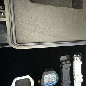 Dpc018 उच्च गुणवत्ता वाली हार्ड प्लास्टिक सुरक्षा भंडारण घड़ी, मखमली सतह के साथ वाटरप्रूफ केस ले जा रही है - Product Image 3