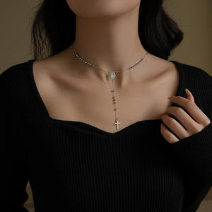 Collana LEPAI in Acciaio Inox con Croce Geometrica e Perline, Stile Classico Unisex, Regalo alla Moda, Ciondolo per Outfit Casual - Product Image 3