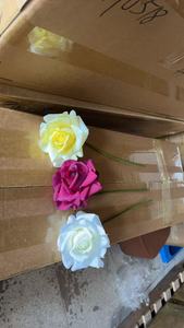 H-994 Rosa Artificiale Bianca di Alta Qualità con Testa Grande e Effetto Realistico per Decorazioni di Matrimoni, Tavoli, Casa, Feste ed Eventi - Product Image 3