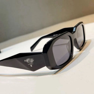 <span class=keywords><strong>Occhiali</strong></span> <span class=keywords><strong>da</strong></span> <span class=keywords><strong>Sole</strong></span> di Lusso Neri Quadrati con Logo Personalizzato, Design alla Moda, Montatura Piccola, <span class=keywords><strong>Occhiali</strong></span> <span class=keywords><strong>da</strong></span> <span class=keywords><strong>Sole</strong></span> di Marca per <span class=keywords><strong>Uomo</strong></span> e Donna - Product Image 5