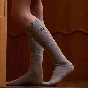 Vente en gros Chaussettes en coton de couleur unie simples <span class=keywords><strong>et</strong></span> polyvalentes Chaussettes épaisses en coton peigné Chaussettes chaudes Logo personnalisé pour l'hiver - Product Image 5