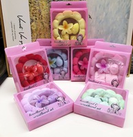 Set de Regalo de Diadema de Plástico Ecológica Cloud Fluffy Spa, Pulseras Antideslizantes, Esponja de Maquillaje, Accesorios para el Cabello y Cuidado de la Piel en Caja