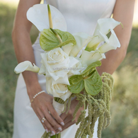 Hochzeitsblumenstrauß Brautstrauß Realistische Blumen für die Braut Weiß und Grün Hochzeitssträuße Künstliche Blumen Brautjungfernstrauß