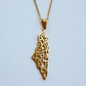 Vente en gros de carte creuse de la Palestine en acier inoxydable avec collier en or de calligraphie arabe Jérusalem plaqué or 18 carats arabe