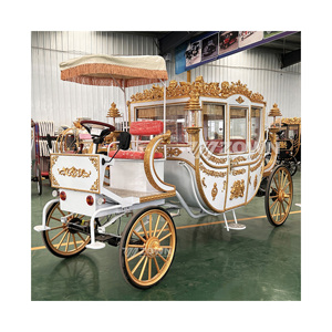 Calèche royale de luxe traînée par des chevaux pour proposition de mariage en plein air, festival commercial, accessoire décoratif - Product Image 1