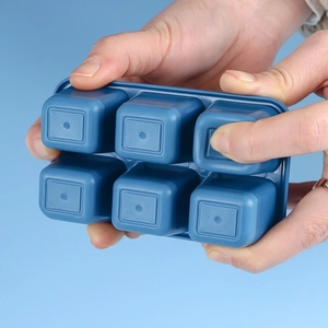 Mini Easy-Release Silicone Ice Cube Tray with Removable Lids Household DIY Homemade Square Ice Mold <strong>Maker</strong> Made of Metal and PP - Product Image 4