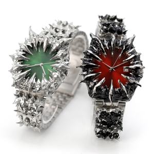 Reloj de Acero Inoxidable Personalizado para Hombre, con Caja Esculpida Decorada con Púas Oscuras, Estilo Gótico Punk, Reloj de Pulsera Masculino Único - Product Image 3