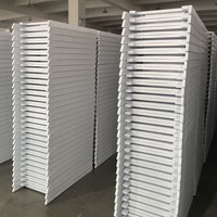 Chaises pliantes en résine blanche en plastique rembourré pour fête de mariage d'hôtel en plein air pour événements vente en gros