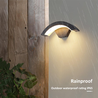 Lampe murale LED extérieure en aluminium IP65 étanche 18W avec détecteur de mouvement radar et diffuseur en polycarbonate pour jardin, balcon, véranda
