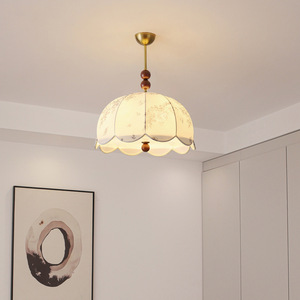 Lampe de chambre à coucher en tissu de style français, lustre de salle à manger rétro américain, éclairage principal vintage d'Asie du Sud-Est - Product Image 3